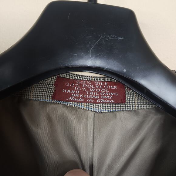 Vintage Dawahares Grey Plaid Three Button Wool/Silk Blazer Size 46L - Picture 11 of 12